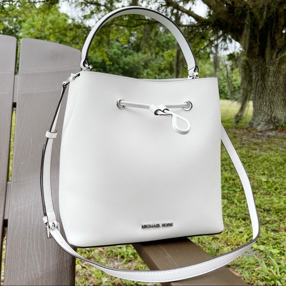 Michael Kors large drawstring bucket bag white - Picture 8 of 10